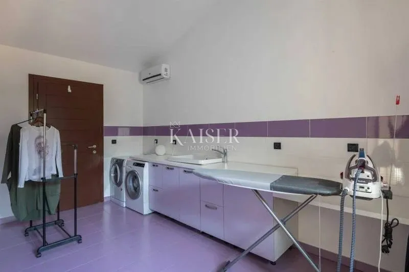 šibenik-žaborić – luksuzna vila 358 m² s bazenom, konobom i panoramskim pogledom - slika 37