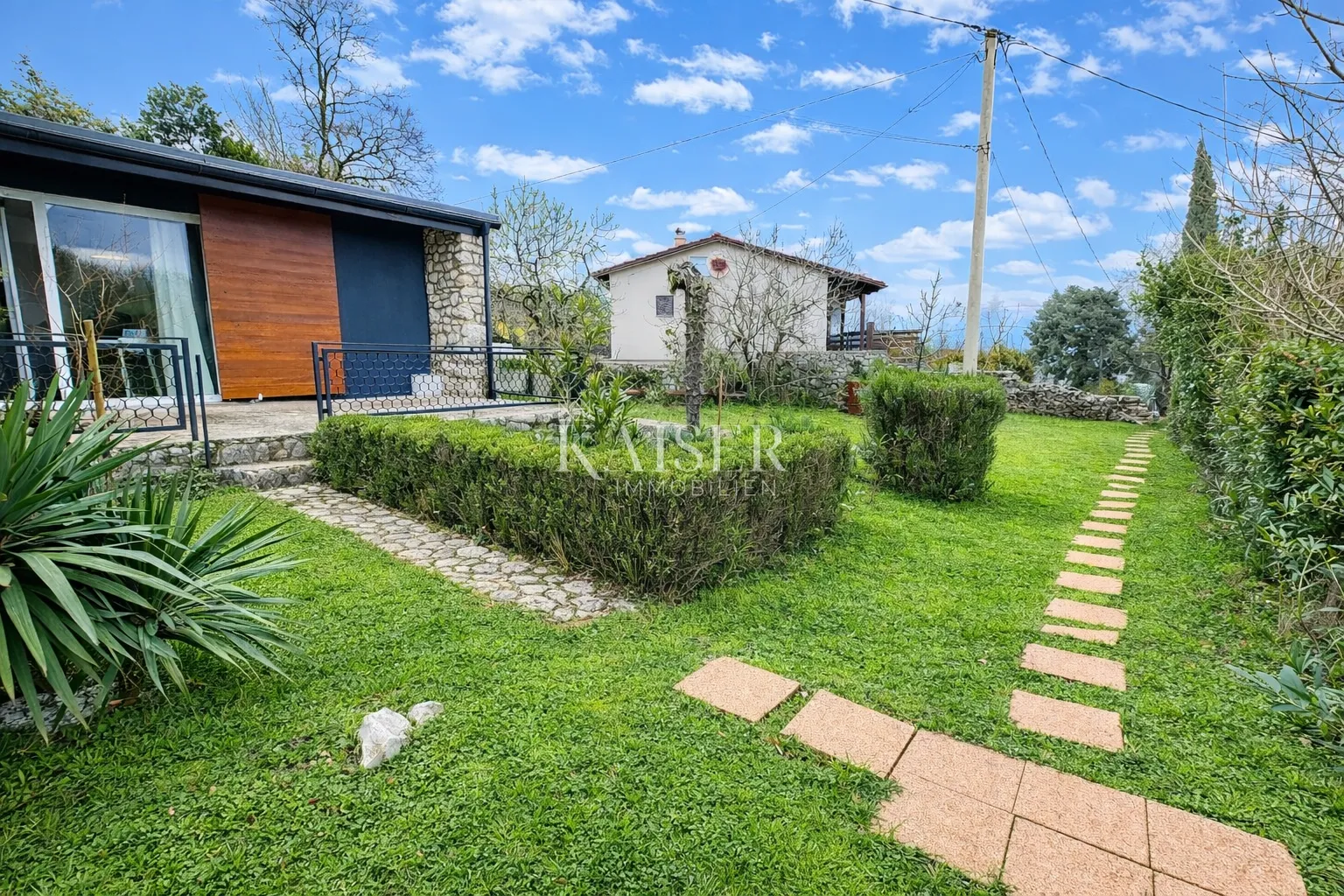 opatija, brseč - kuća s okućnicom u centru, 57 m2 - slika 2