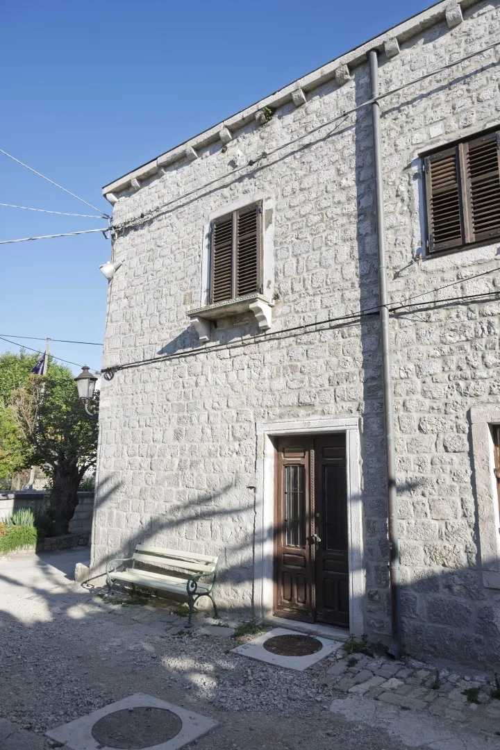 otok cres-lošinj, osor, troetažni stan 148 m2 - slika 16
