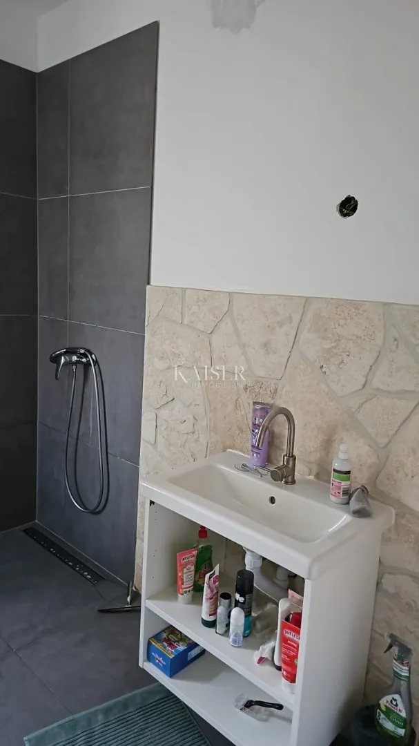 prostrani trosobni apartman (s1) u prizemlju novogradnje, vir – pedinka - slika 14