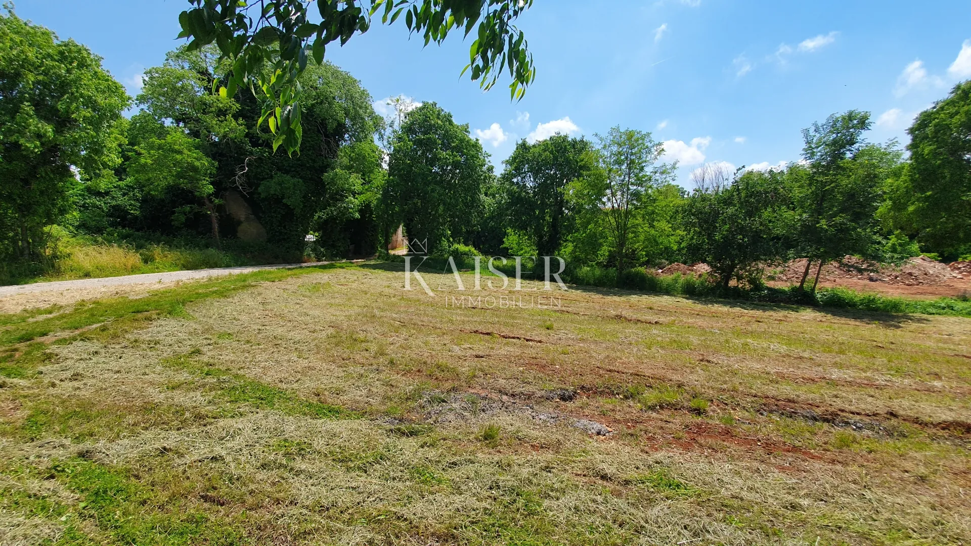 istra - kaštelir, građevinsko zemljište sa komunalijama 1550m2 - slika 6