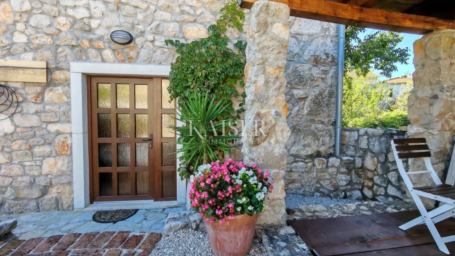 otok krk, dobrinj-renovirana kamena kuća 105m2 s bazenom - slika 32
