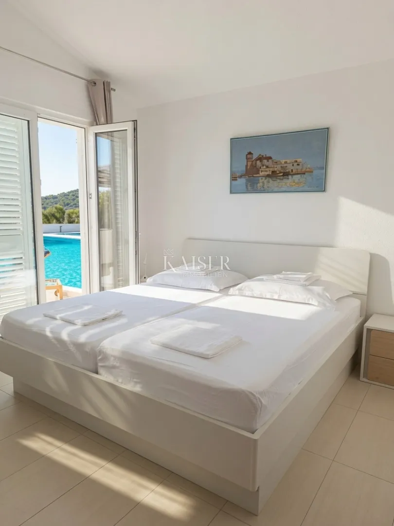 šibenik - kanica, kuća s bazenom, 150 m od mora - slika 5