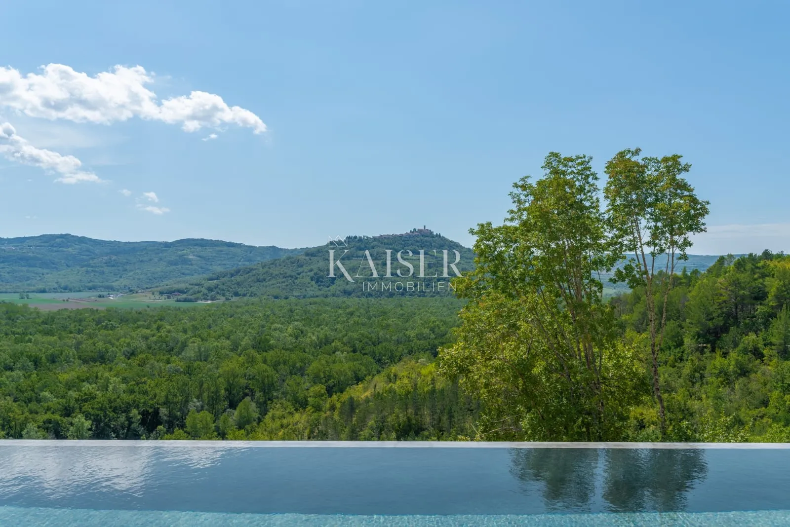 istra, motovun - moderna vila s pogledom na motovun - slika 23