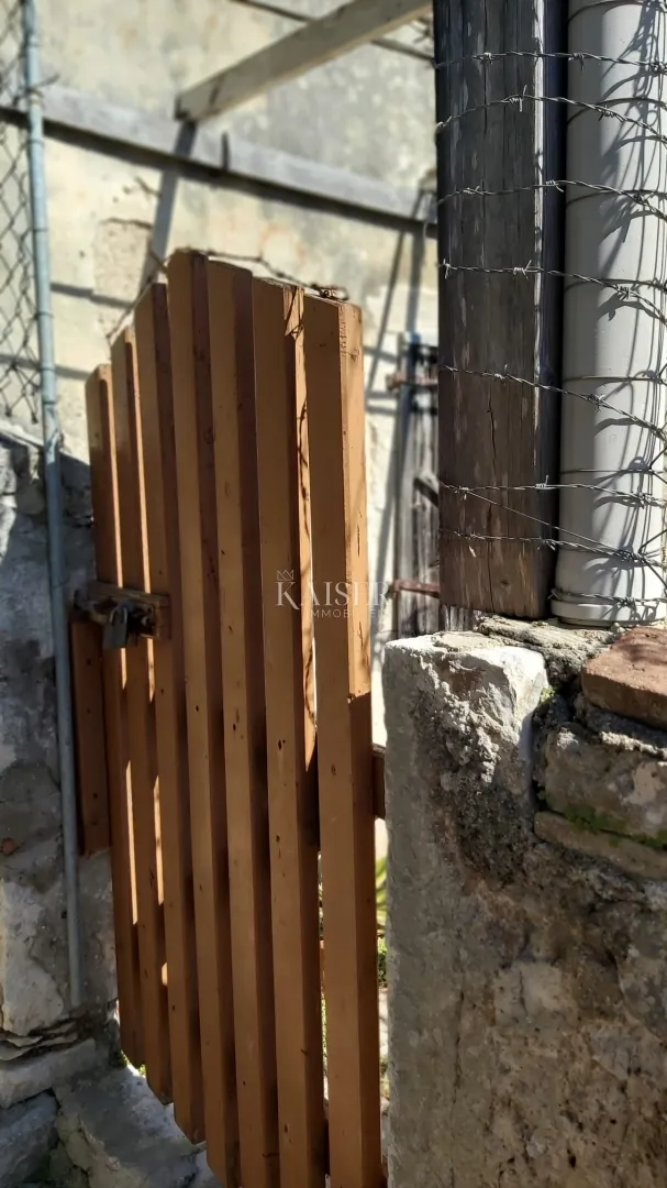 mali lošinj - kamena kuća s pomoćnim objektom i dvorištem - slika 5