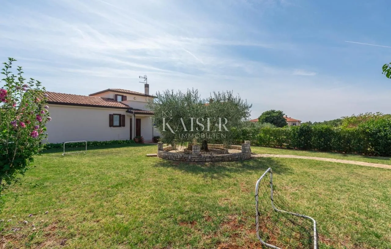 istra, novigrad - vila 131m2, s bazenom i velikom okućnicom, za dugoročni najam - slika 10