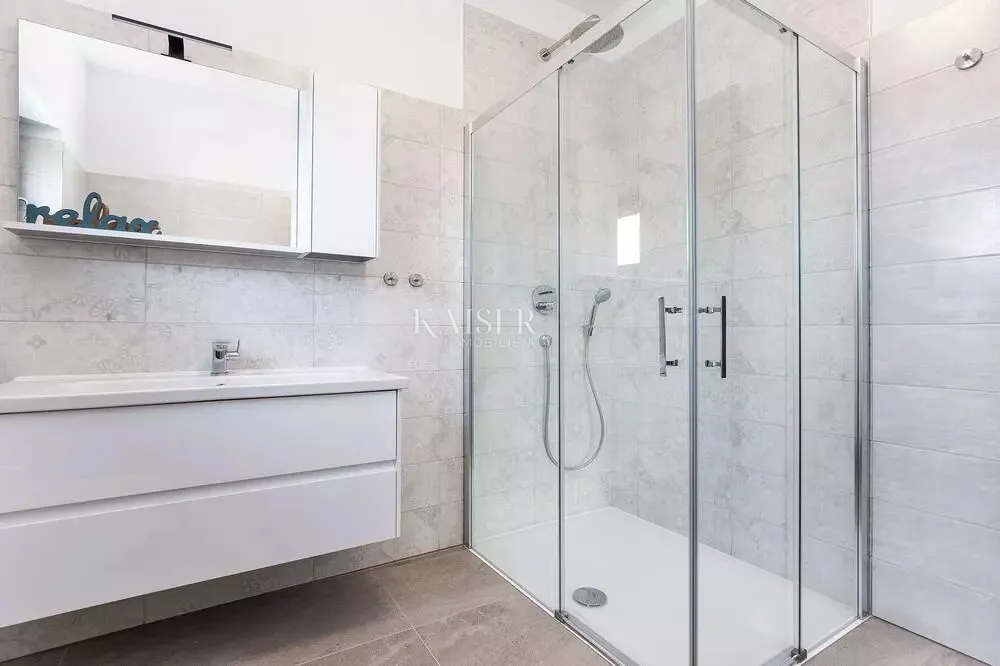 istra - poreč, moderna vila sa bazenom, 800m od mora - slika 29