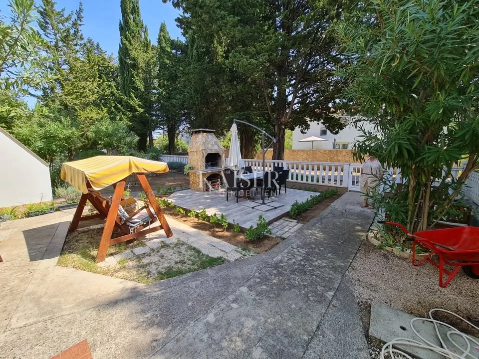 zadar – sabunike kuća sa 6 apartmana 233 m2 - slika 2