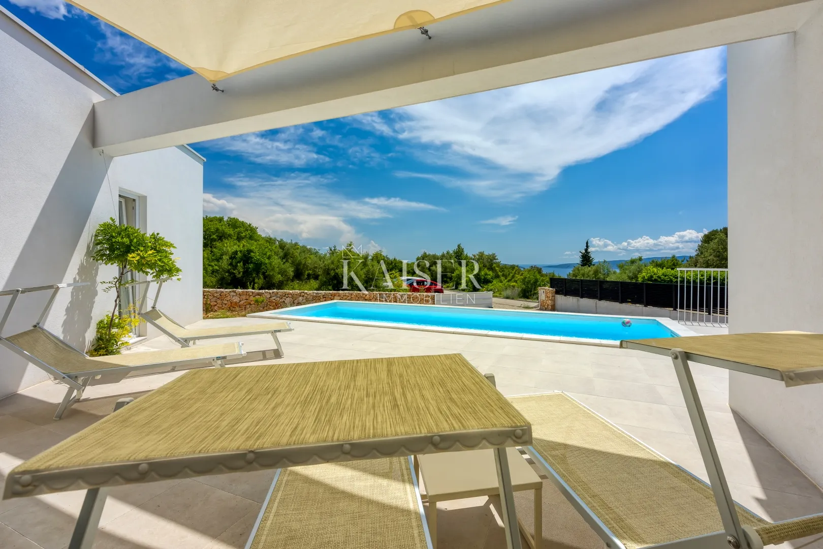 Otok Krk, okolica Krka - predivna vila s pogledom na more, 110 m2