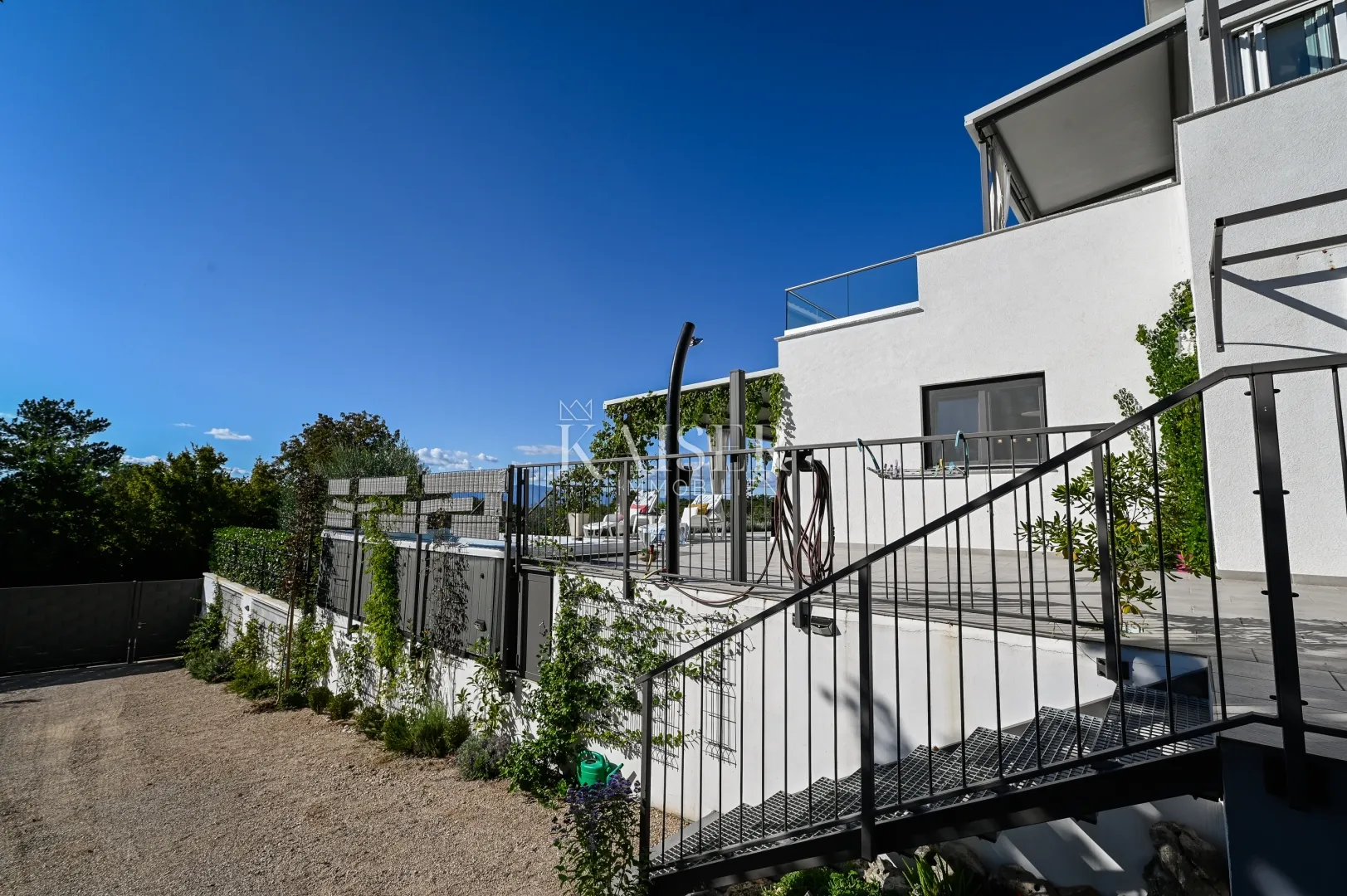 otok krk, malinska-moderna vila 190m2 s pogledom na more - slika 12