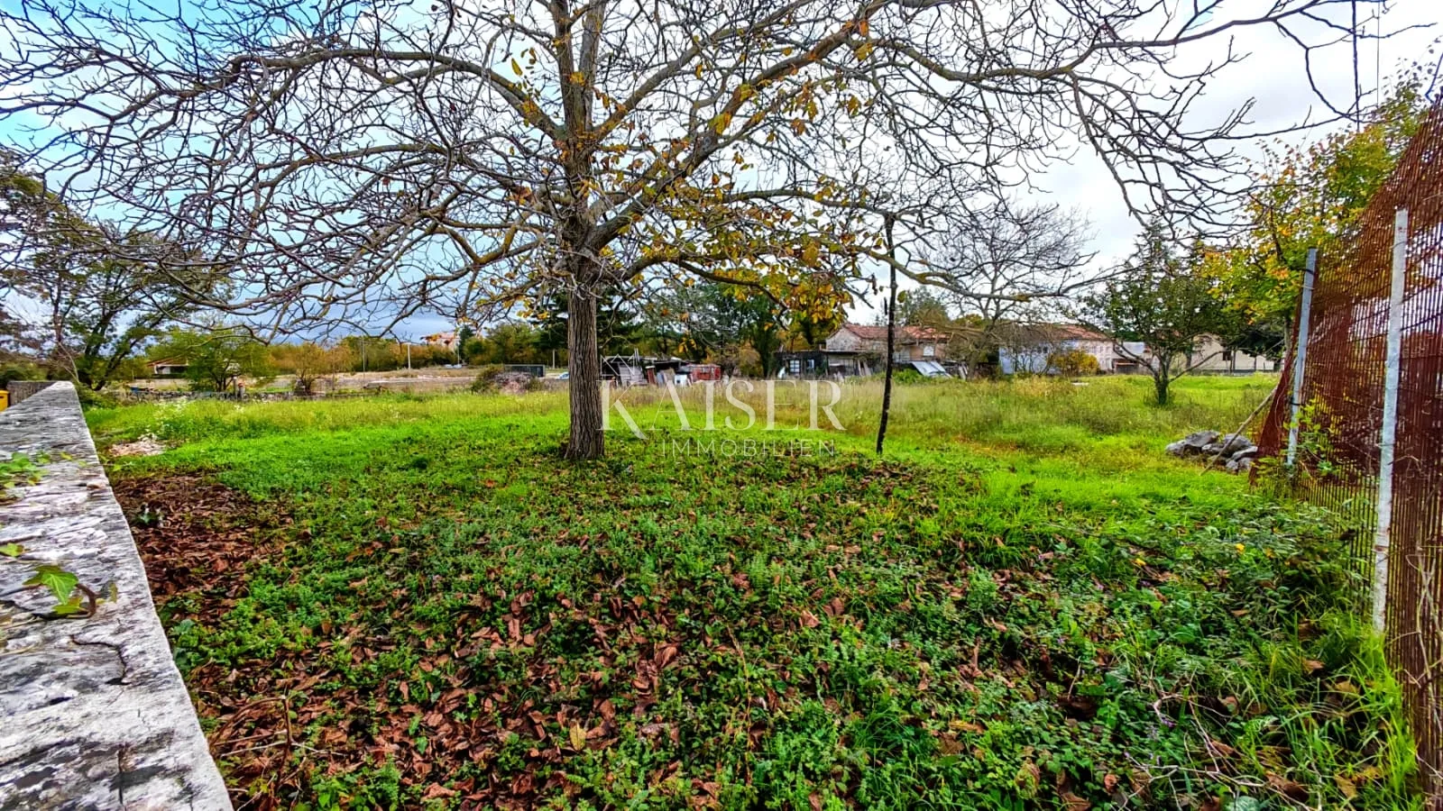otok krk, dobrinj- građevinsko zemljište 660m2 u mirnom okruženju - slika 2
