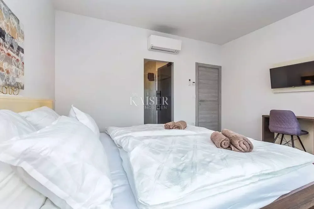 istra - poreč, moderna vila sa bazenom, 800m od mora - slika 21