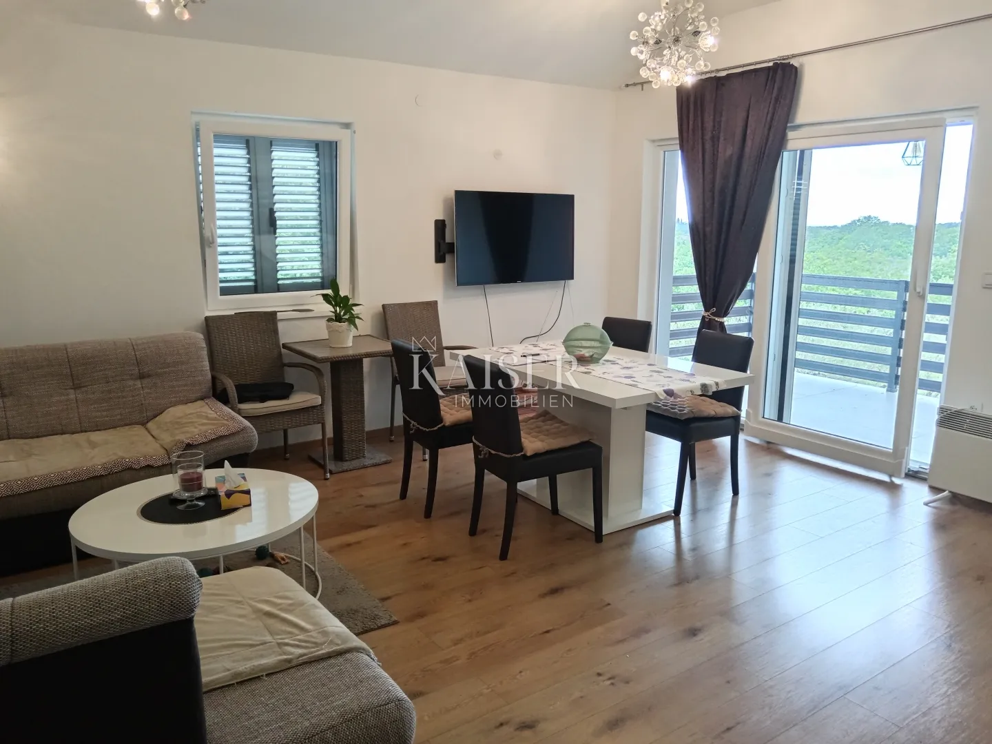 Istra, Brtonigla, stan 80m2 s pogledom na more