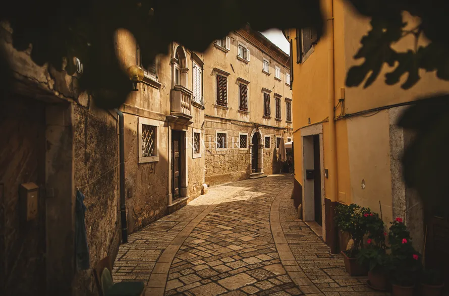 istra - poreč, kuća u centru 50 m od mora - slika 1