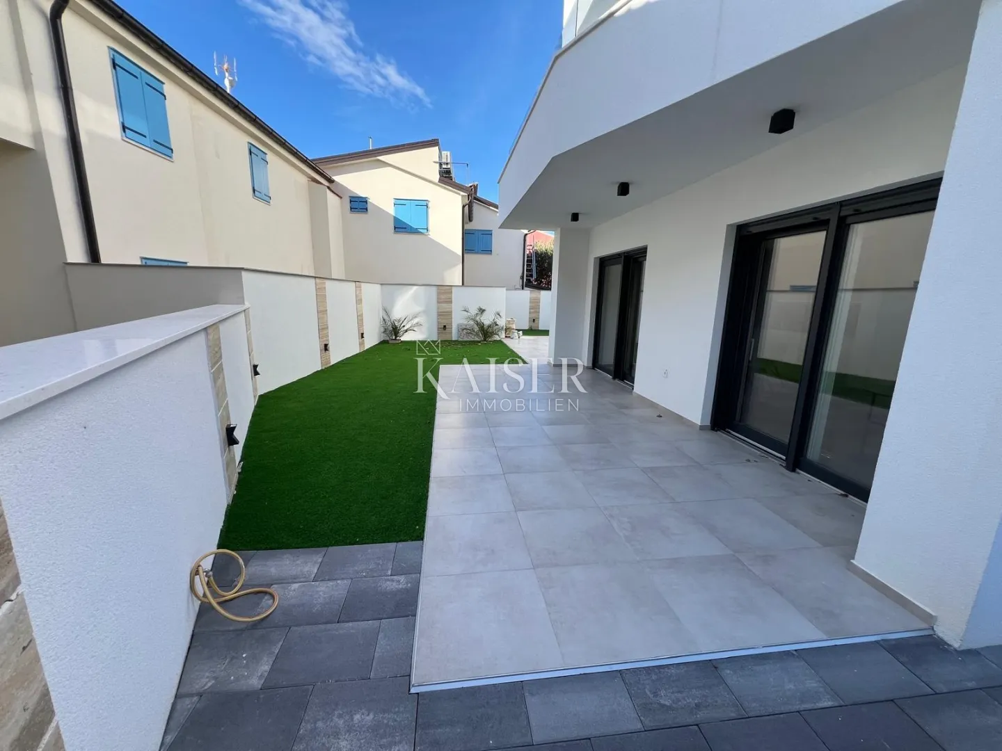 srima, vodice-moderna troetažna kuća (s1) s pogledom na more - slika 37