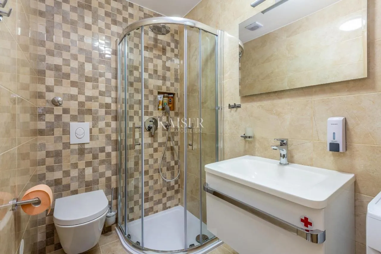 malinska, otok krk- apartman 40m2 s uređenom okućnicom - slika 6