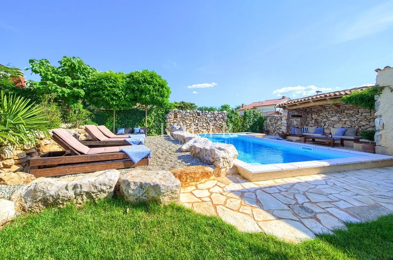 otok krk, malinska, autohtona vila s pogledom na more, 260 m2 - slika 3