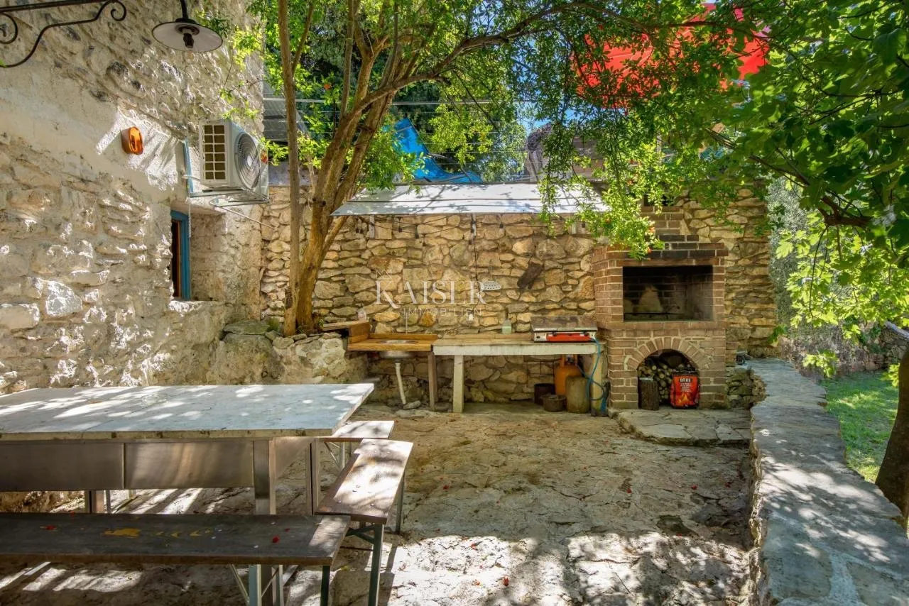 pula, istra- jedinstvena vila 258m2 s okućnicom 2459m2 - slika 38