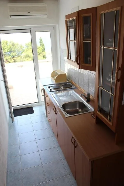 otok brač-prekrasna kamena kuća s pet apartmana, maslinikom i panoramskim pogledom na more - slika 11
