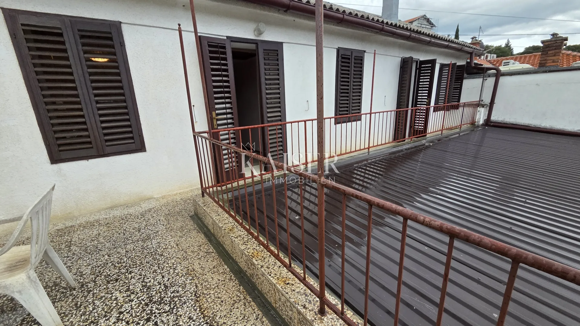 novi vinodolski kuća sa okućnicom i garažom, 100m od mora - slika 2