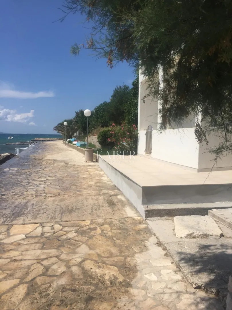 zadar - diklo : kuća prvi red uz more - slika 3