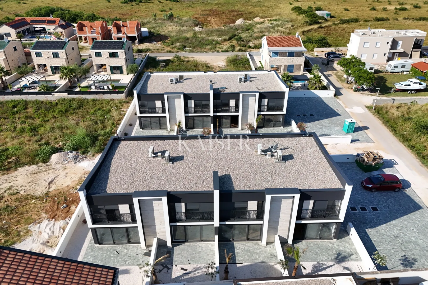 zadar, privlaka dvoetažni stan s vrtom u blizini mora - slika 57