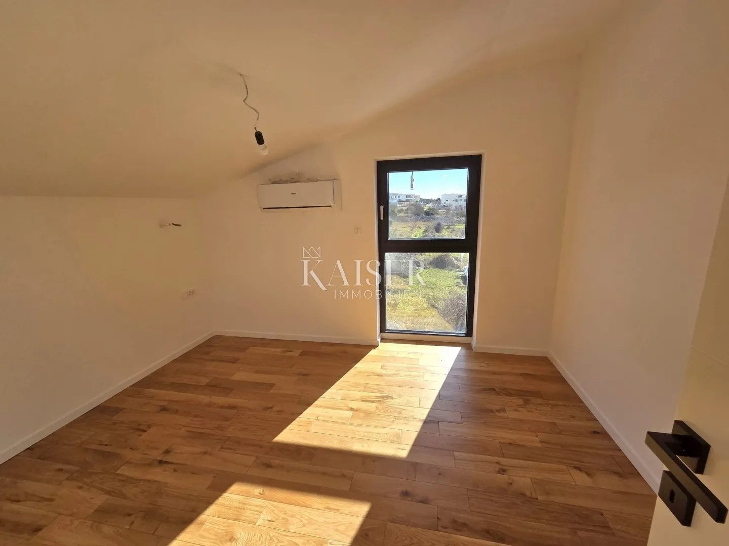 krk, punat - vrhunski dvoetažni apartman 117m2, pogled more - slika 14