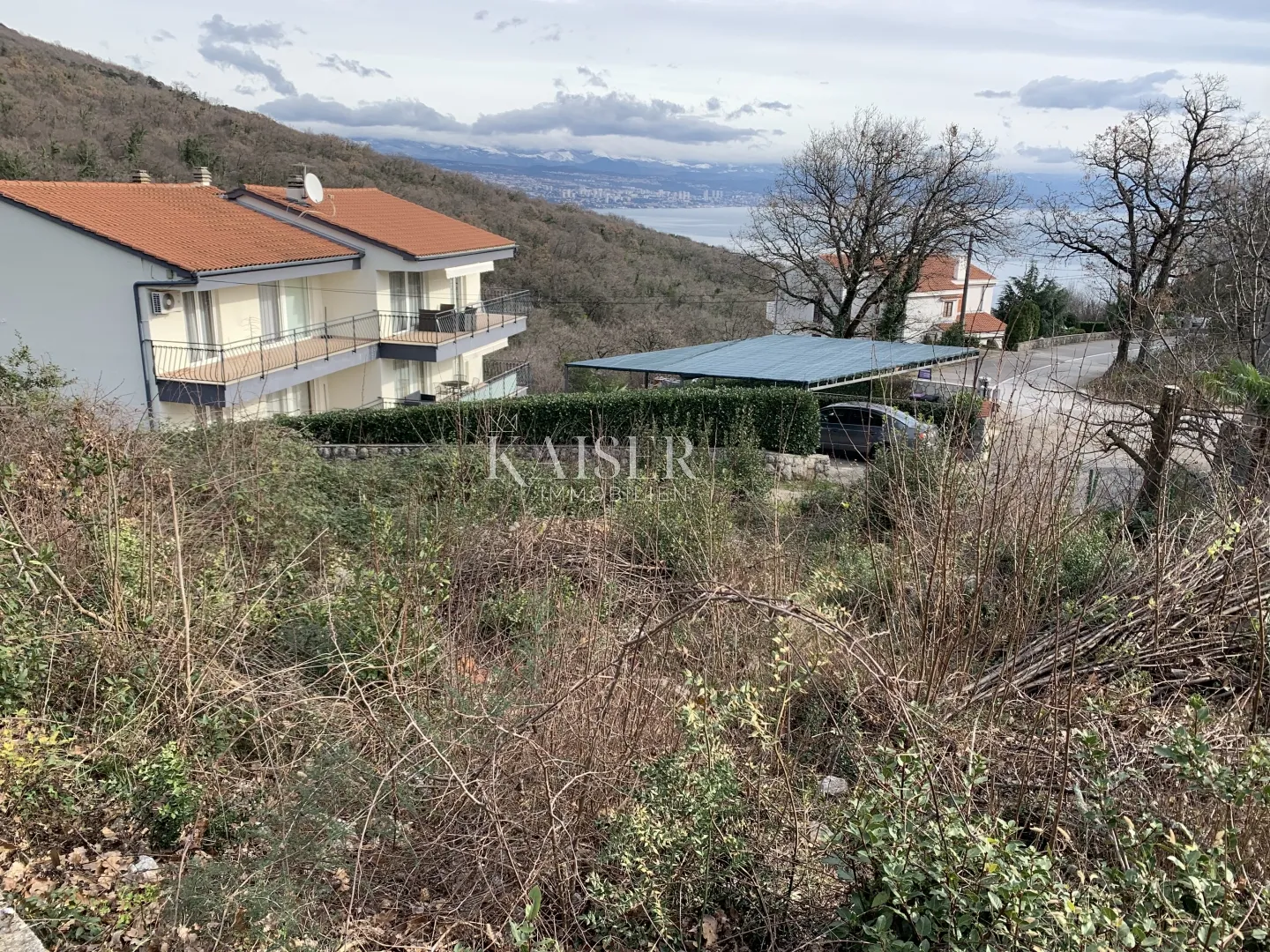 Ičići - građevinsko zemljište 2455 m2 - Poljane, Opatija