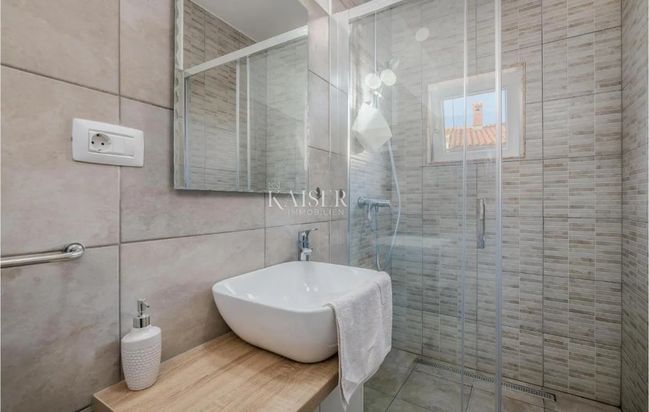 pinezići, otok krk- adaptirana kamena kuća 145m2 s bazenom - slika 18