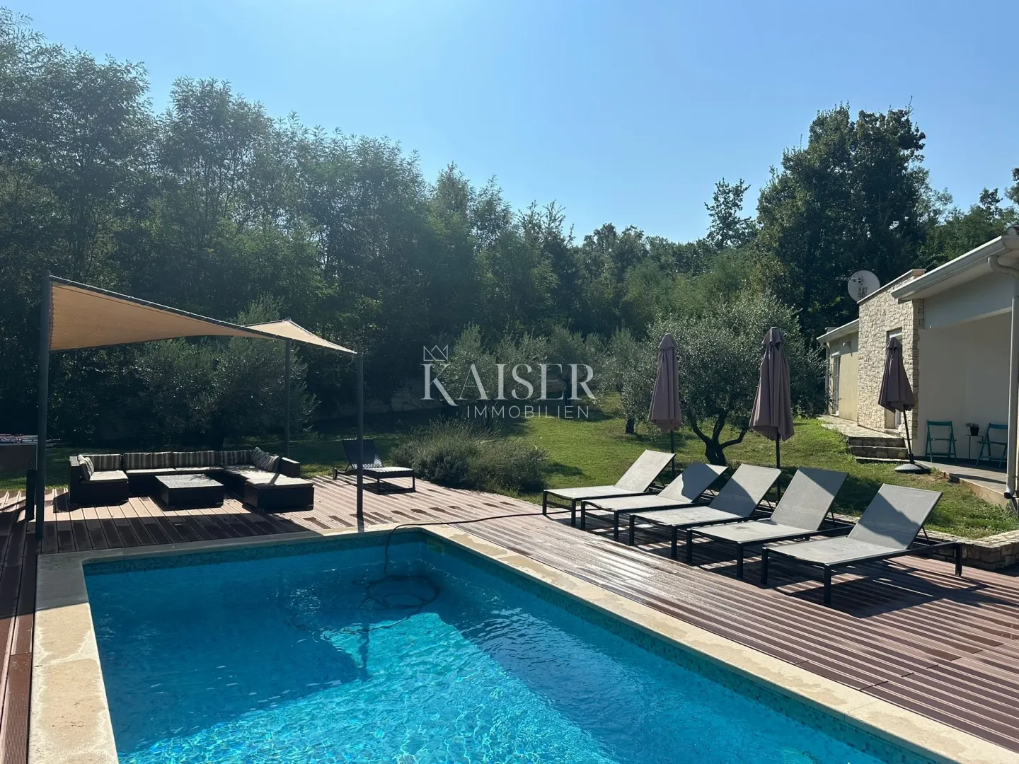 istra, okolica labina - vila s bazenom i okućnicom 4.260 m² - slika 9