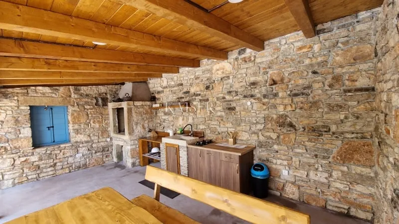 istra - lovreč, prilika kamena kuća sa okućnicom 7000 m2 - slika 36