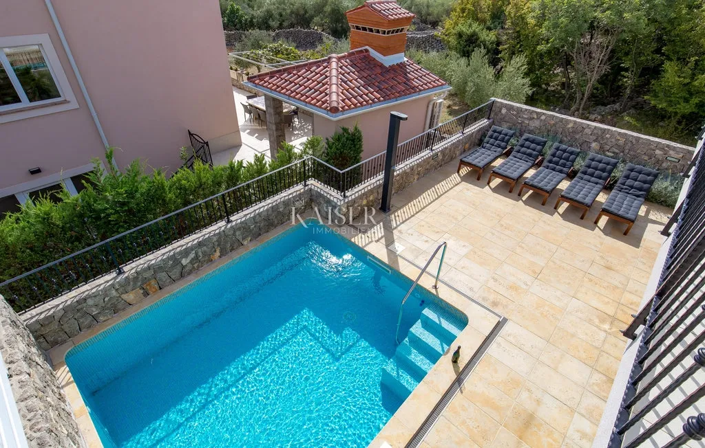 kornić, otok krk- vila 121m2 s pogledom na more i bazenom - slika 25