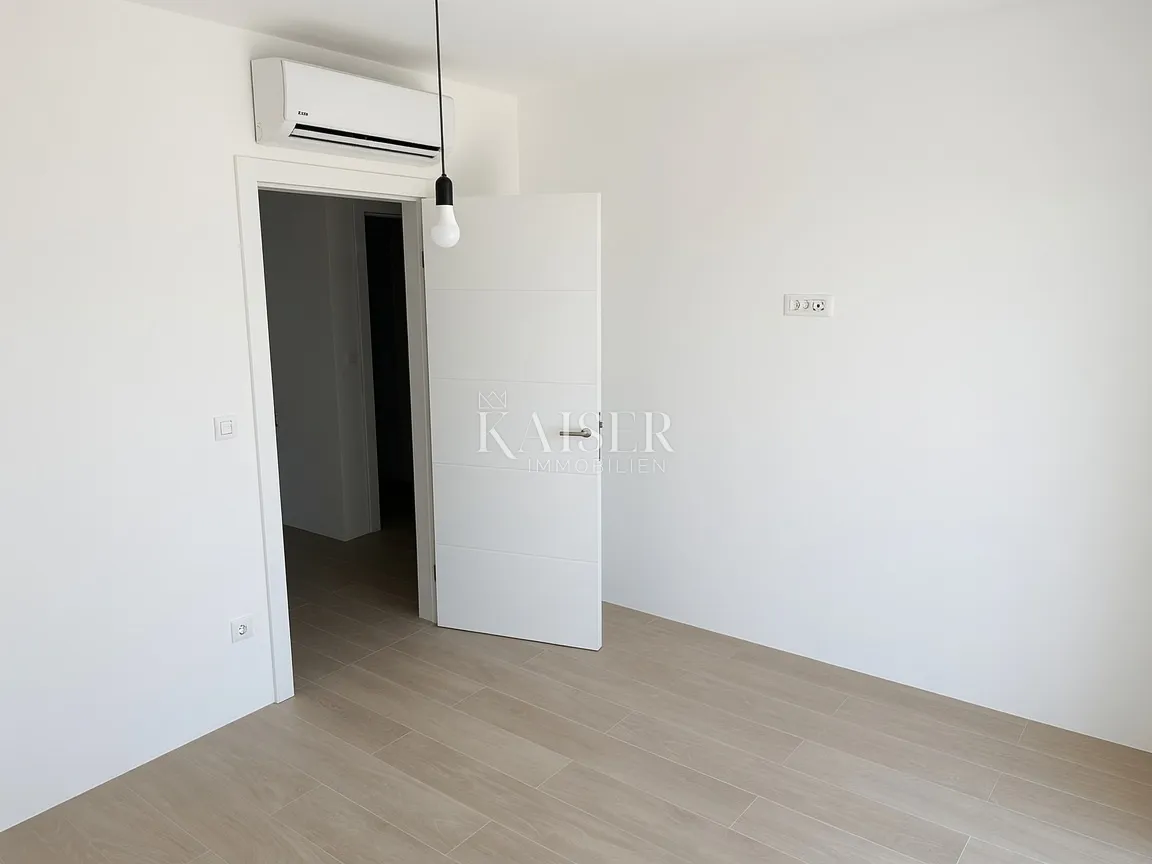 makarska - baška voda, penthouse s pogledom na more - slika 9