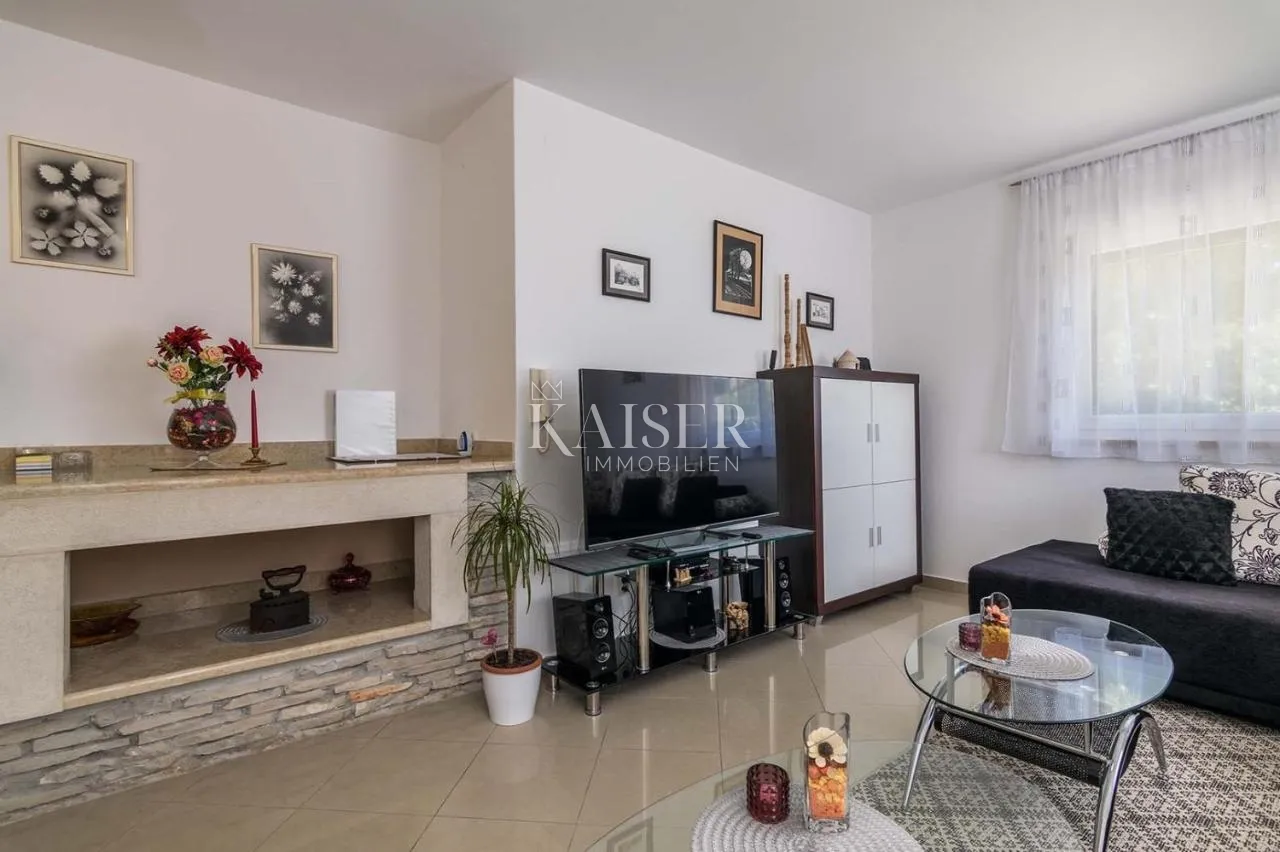 istra, pula- obiteljska kuća 250m² na atraktivnoj lokaciji s bazenom - slika 3