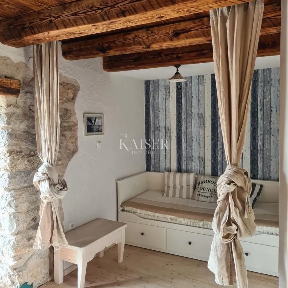 otok krk, malinska- kamena kuća 120m2 s bazenom - slika 13