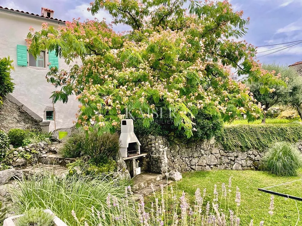 opatijska rivijera - brseč, šarmantno imanje s dvije kamene kuće i bazenom - slika 25