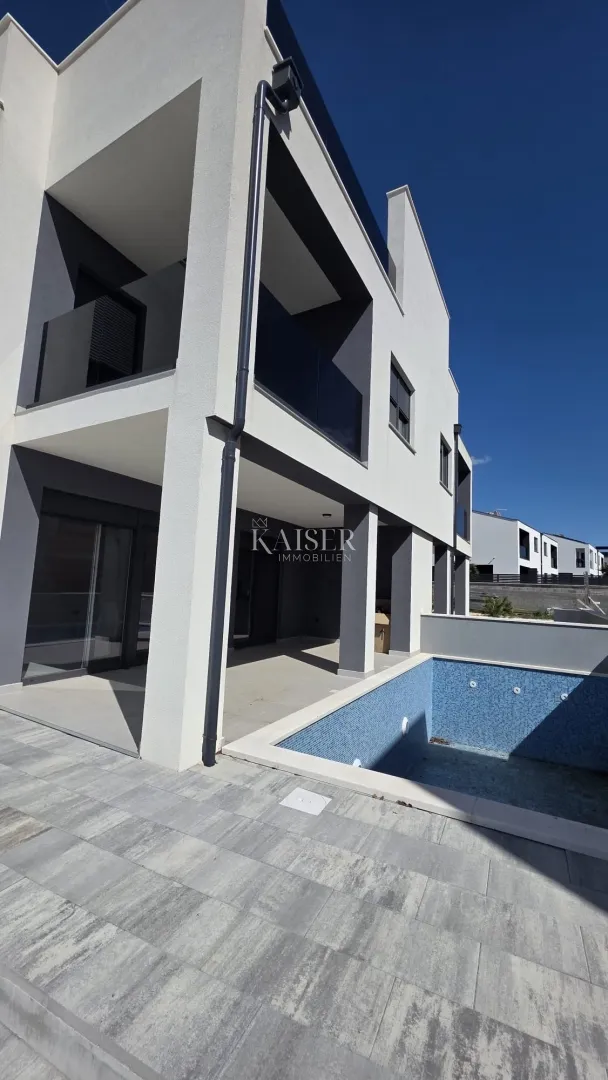 zadar, vrsi- vila 180 m2 sa bazenom i pogledom na more - slika 9