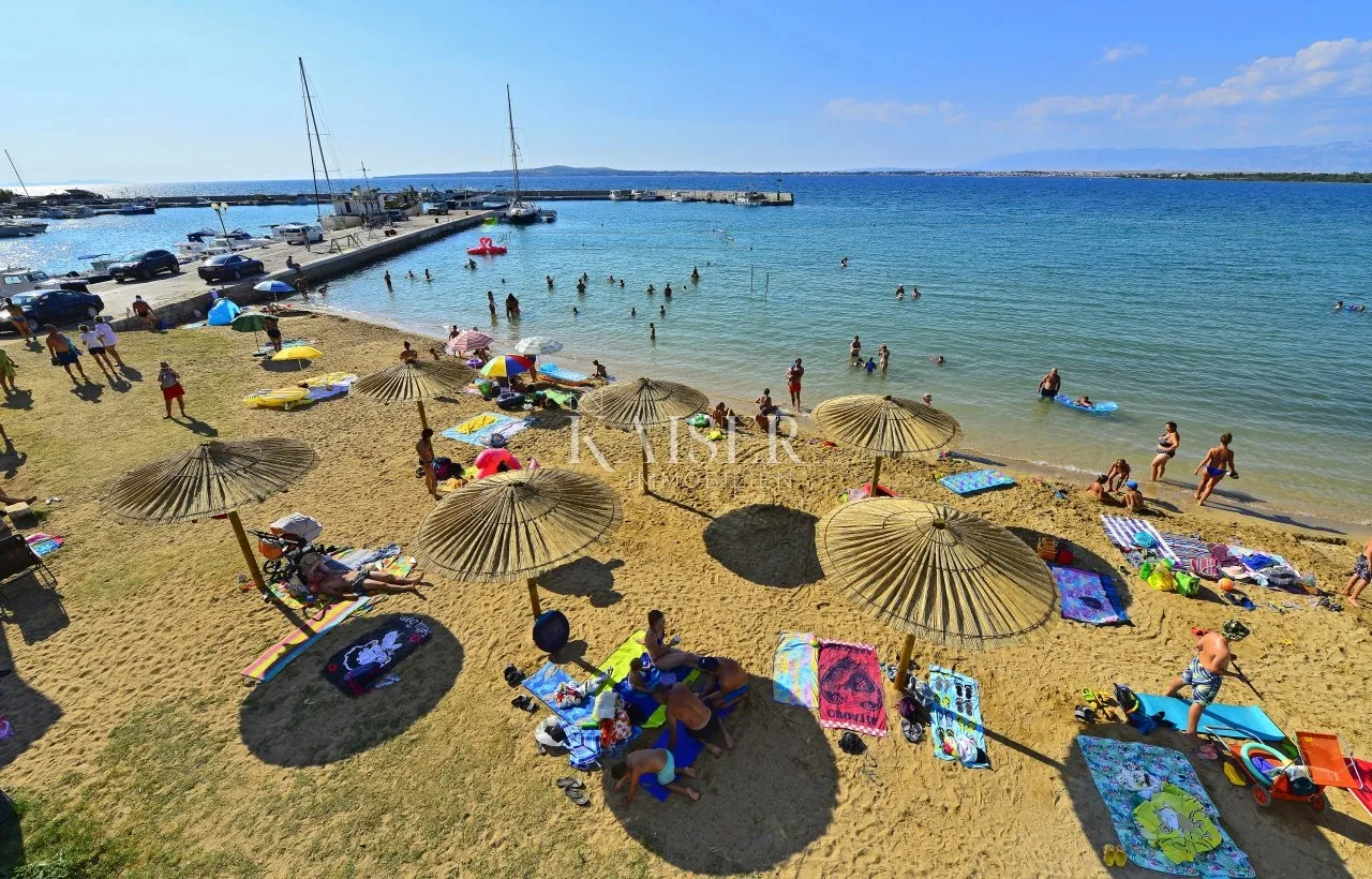 zadar, privlaka – novogradnja, luksuzna vila s bazenom u borovoj šumi, korak do pješčane plaže - slika 38