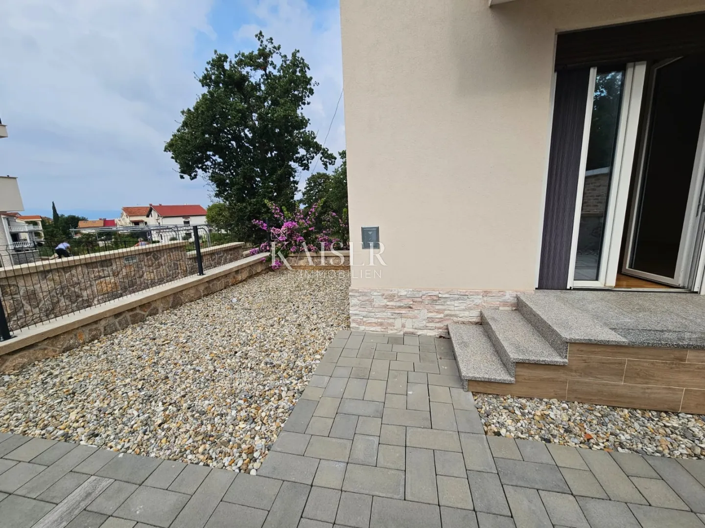 otok krk, njivice - apartman 74m2 u novogradnji - slika 4