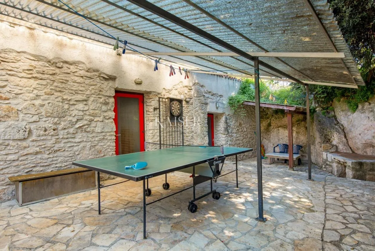 pula, istra- jedinstvena vila 258m2 s okućnicom 2459m2 - slika 16