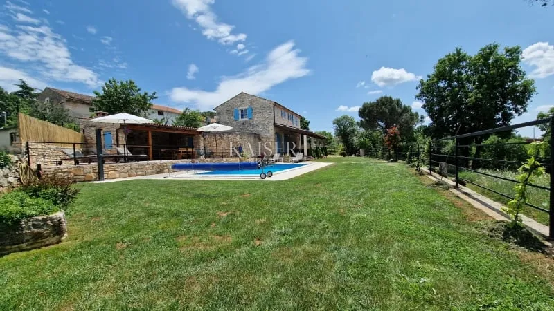 istra - lovreč, prilika kamena kuća sa okućnicom 7000 m2 - slika 11