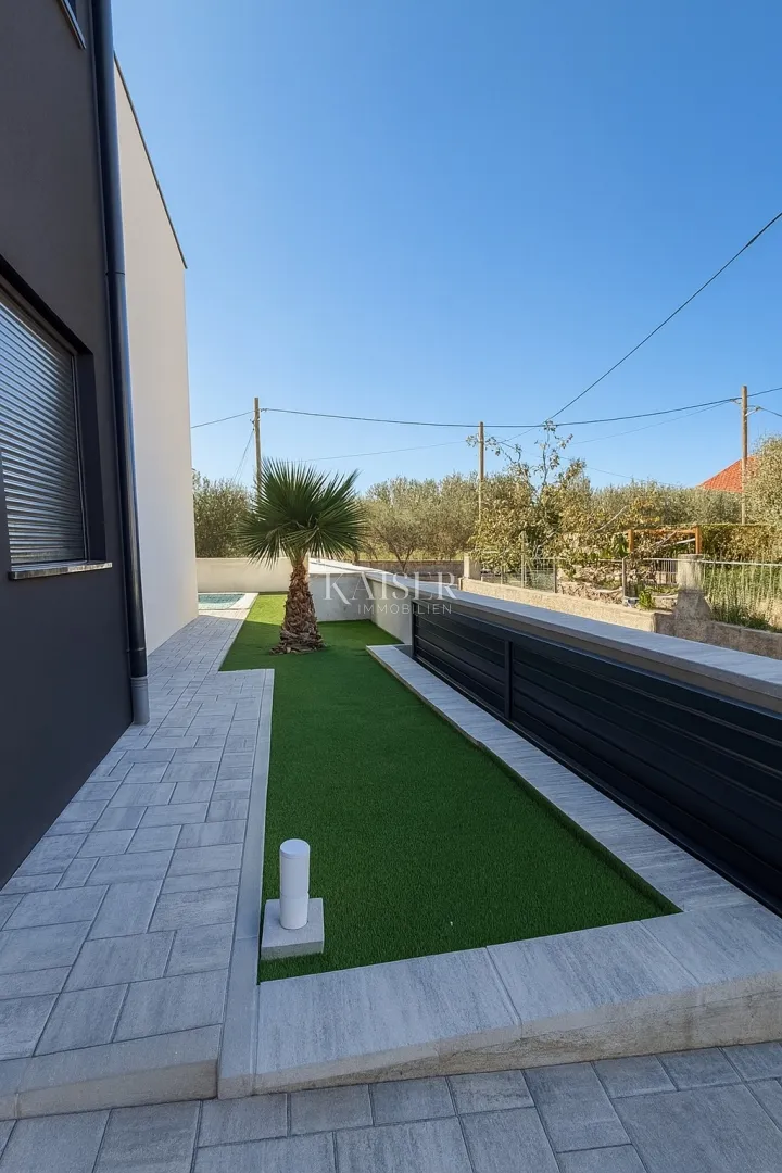 zadar – privlaka | moderna kuća s bazenom - slika 41
