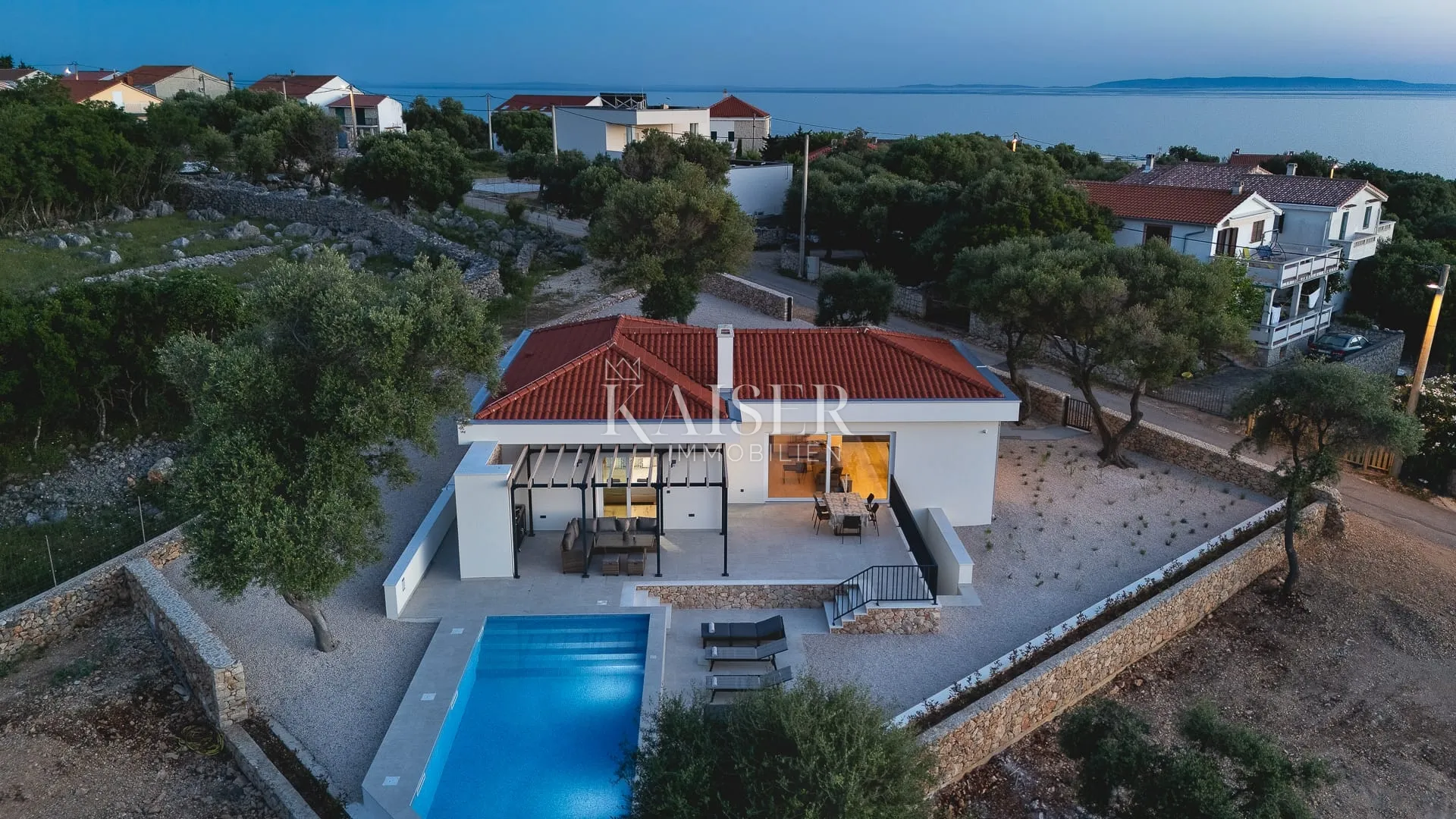 moderna prizemnica s bazenom i pogledom na more – lun, otok pag - slika 16