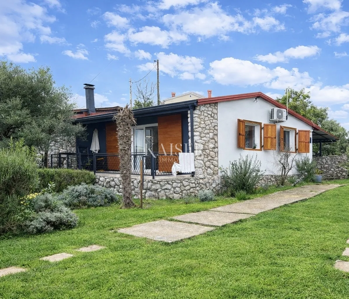 Opatija, Brseč - kuća s okućnicom u centru, 57 m2 - Brseč, Mošćenička Draga