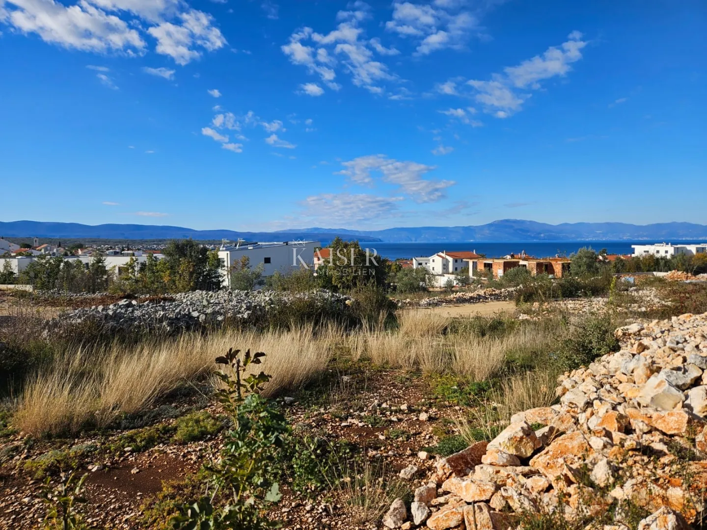 otok krk, malinska - građevinsko zemljište 700m2 - slika 3