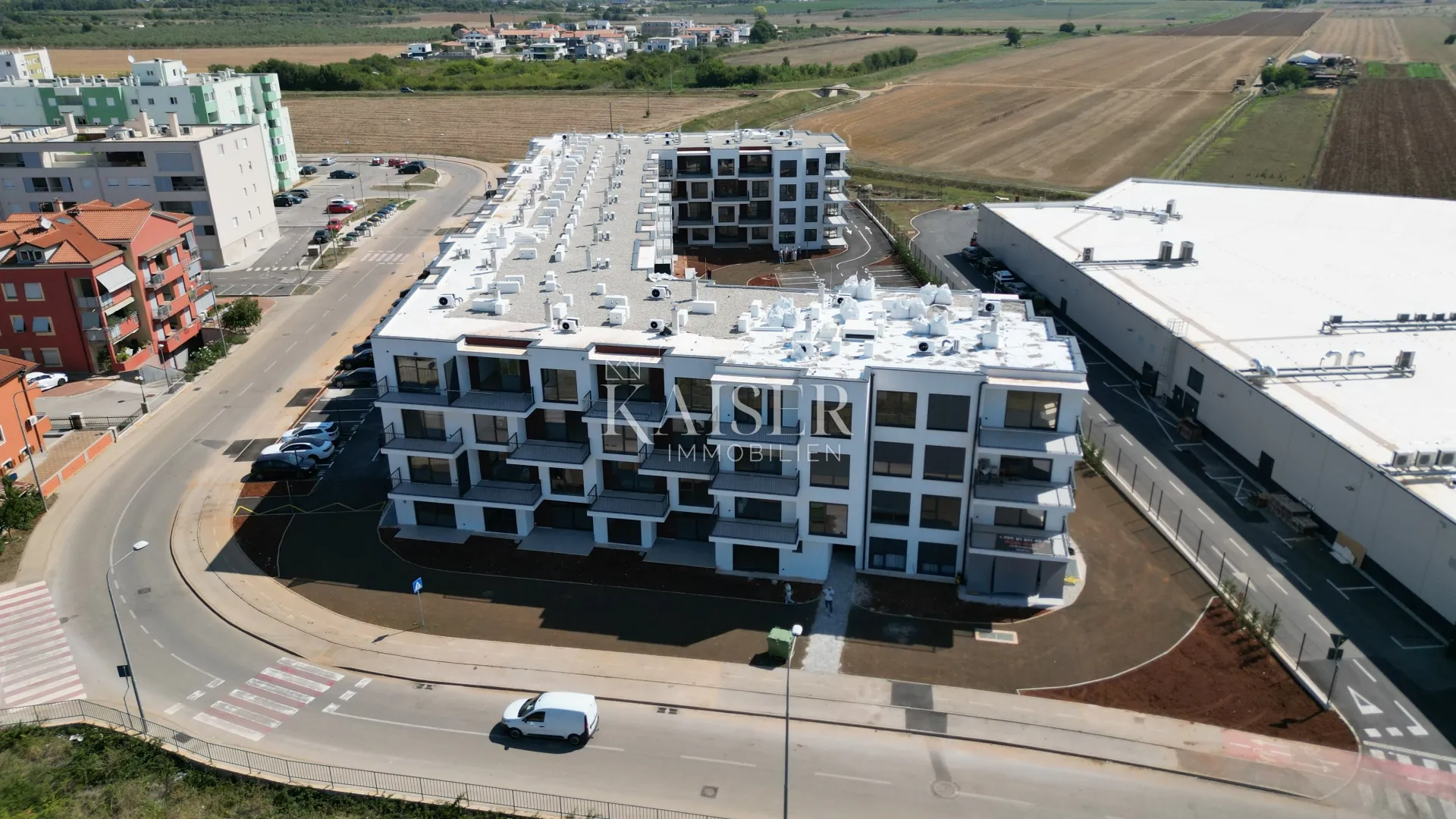 istra, umag – dvosoban stan sa dnevnim boravkom, 71m2, prizemlje sa okućnicom - slika 3