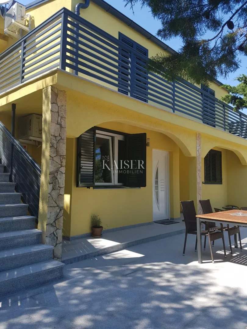 otok vir- kuća 220m2 ,s 3 apartmana - slika 6