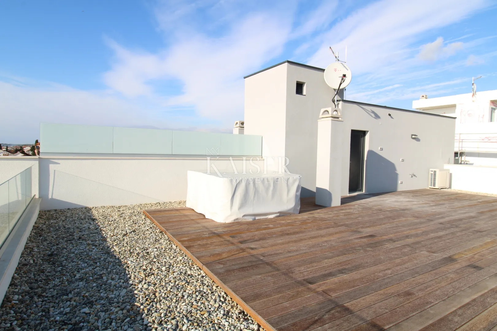 zadar- penthouse s krovnom terasom i pogledom na more - slika 6