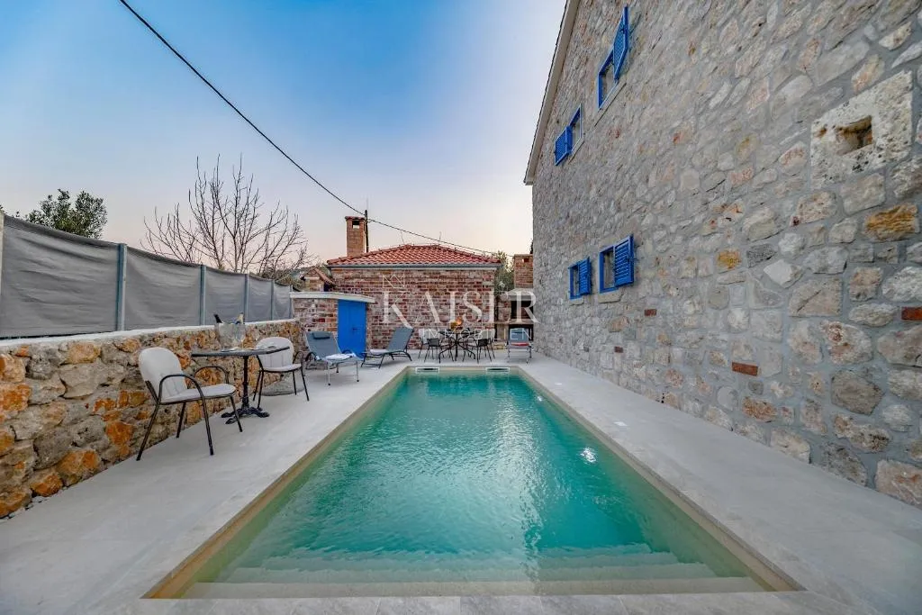 autentična kamena vila s bazenom, samo 30 metara od mora, otok pašman – ždrelac - slika 18
