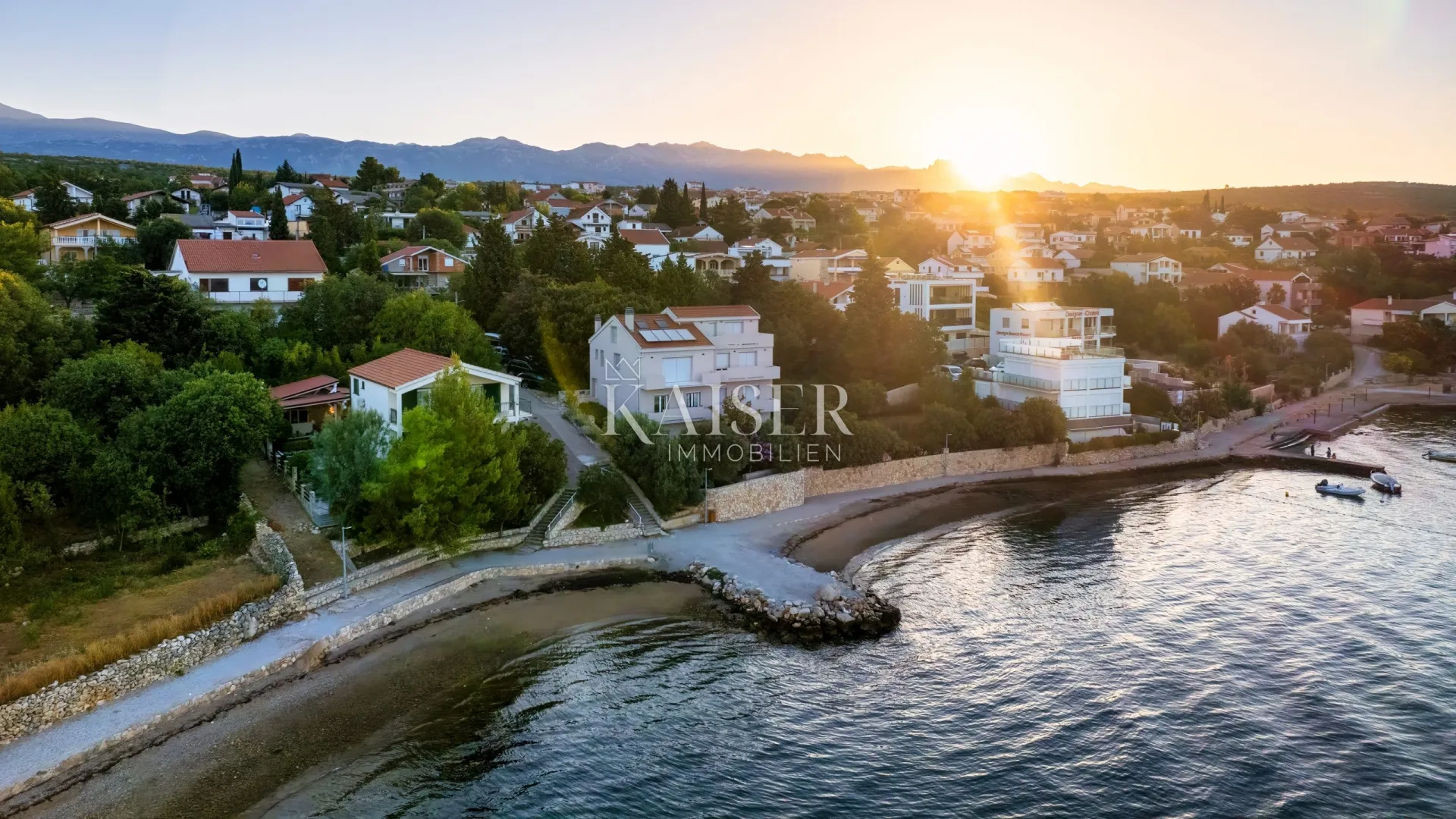 maslenica - kuća prvi red do mora - slika 20